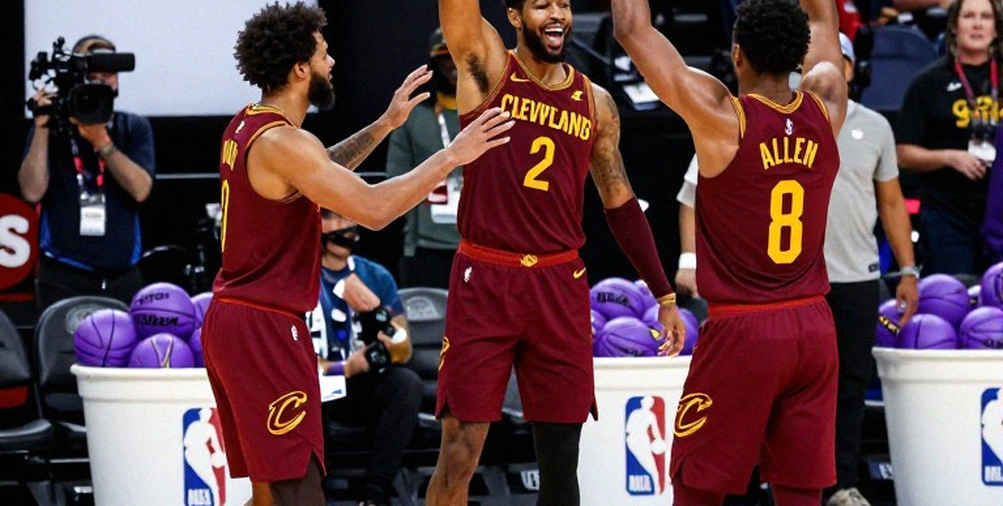 Giannis và Embiid: Khi chữ 'tài năng' bị đặt lên bàn cân sai cách